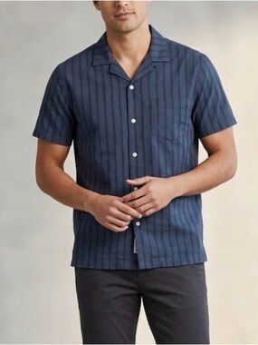 NWT Goodfellow Vacay Short Sleeve Standard Fit Blue Button Down Shirt- Large